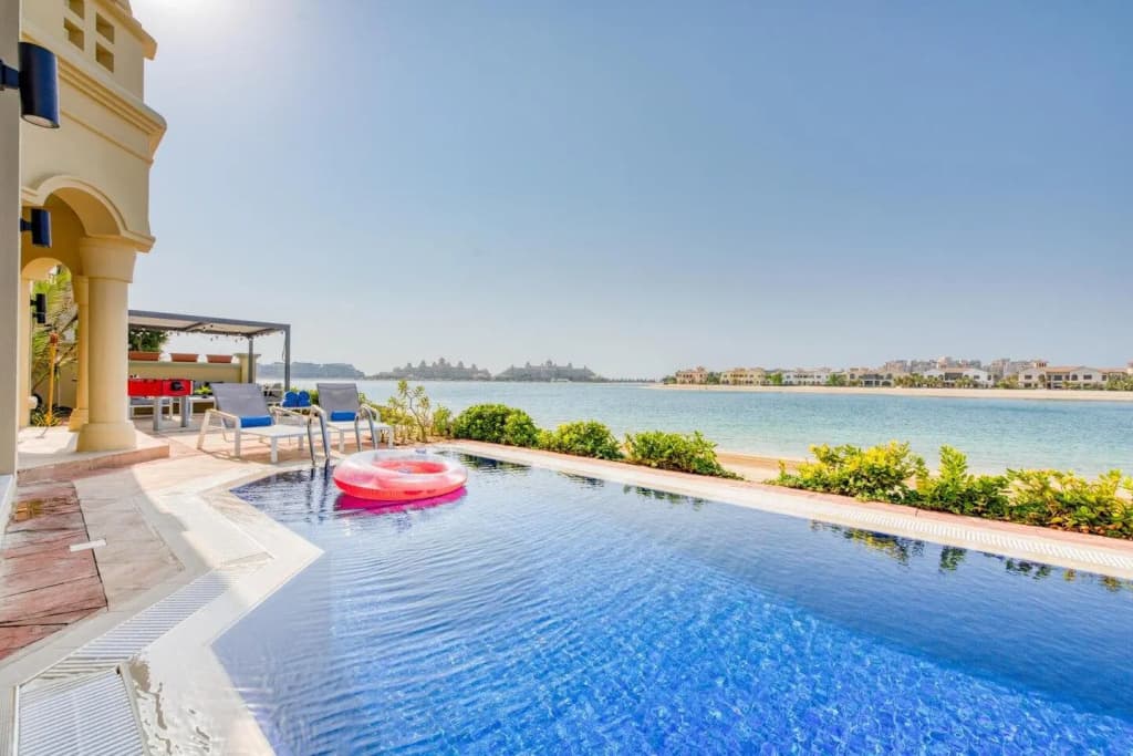 Fabulous Beachfront Palm Villa | Private Pool - Дубай