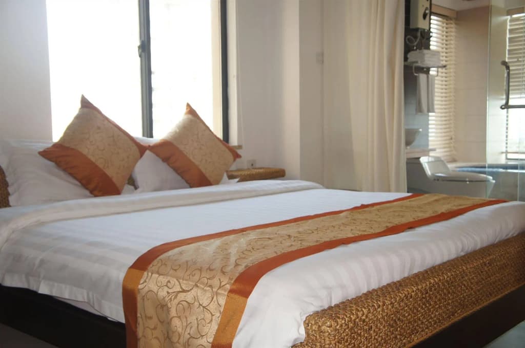 Heaven 18 Degrees Blue Holiday Apartments - Санья