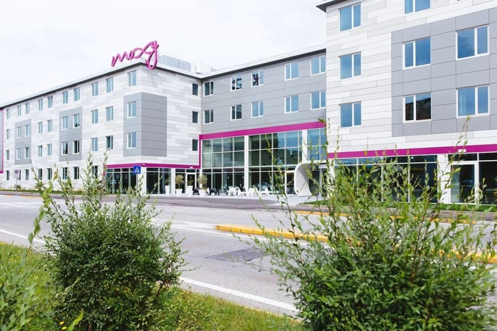 MOXY Milan Malpensa Airport - Сомма-Ломбардо