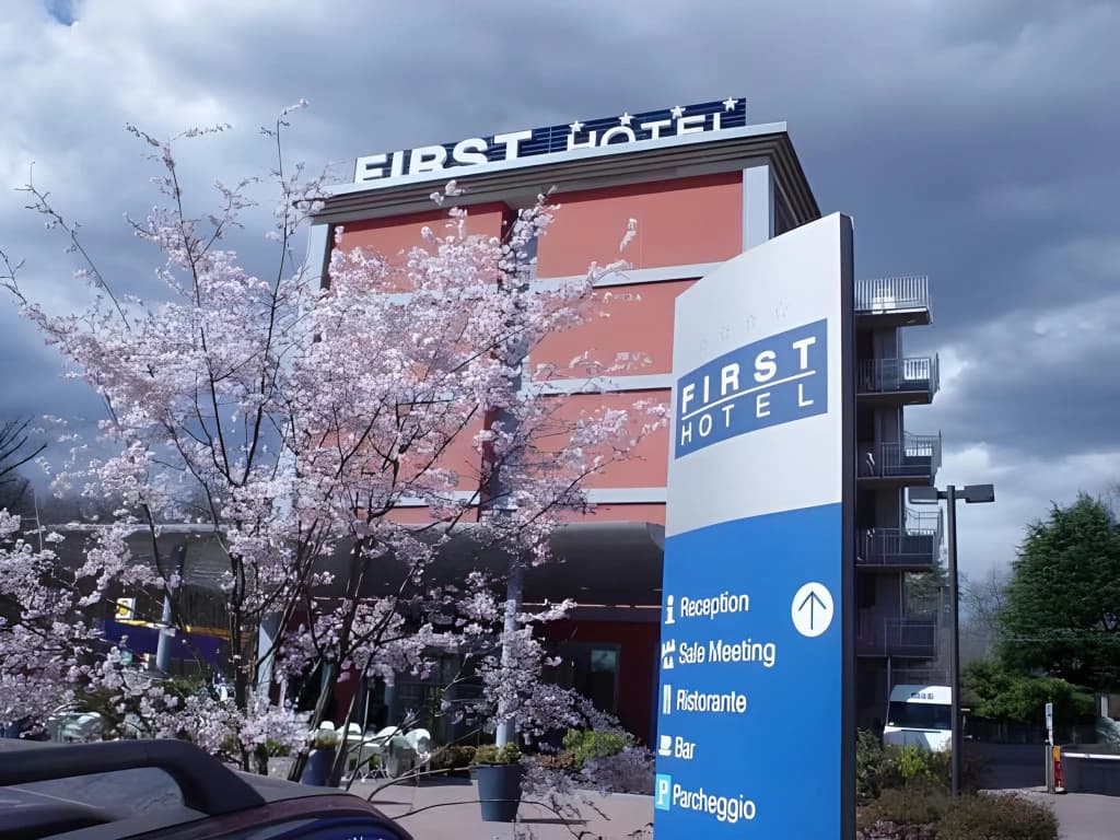 First Hotel Malpensa - Сомма-Ломбардо