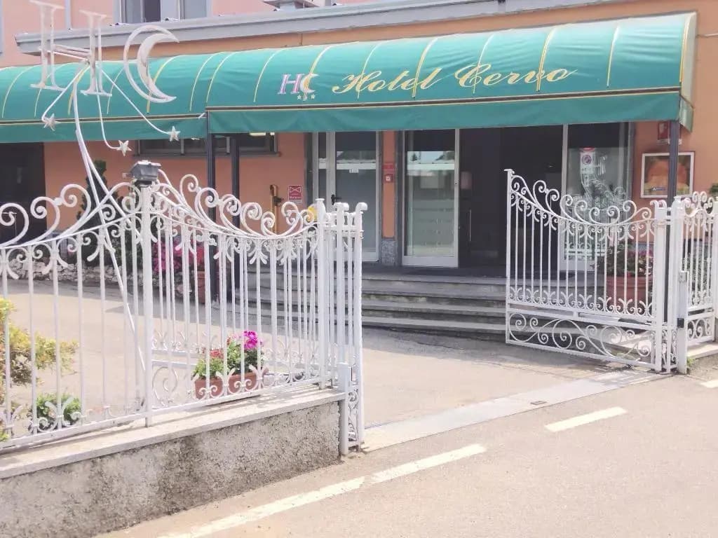 Hotel Ristorante Cervo - Сомма-Ломбардо
