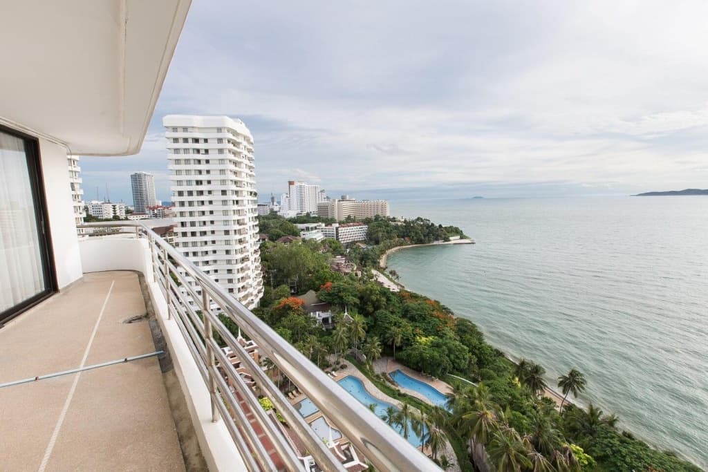 Spacious 4 BR with spectacular ocean & city view - Паттайя