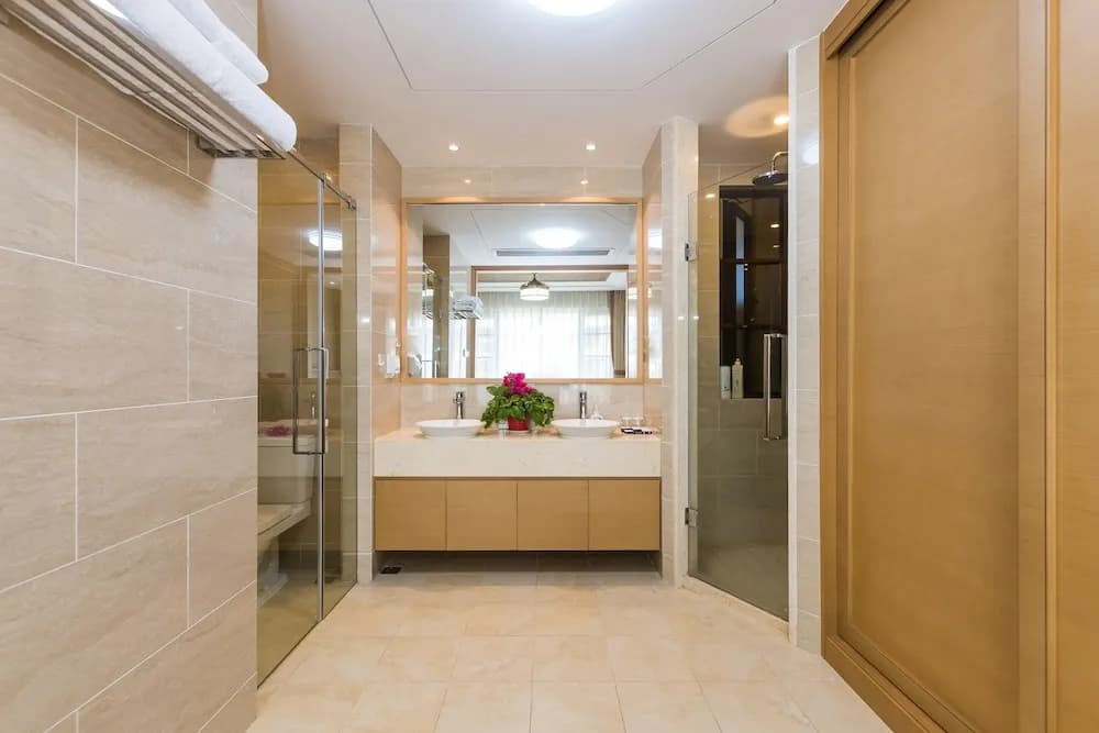 Yalong Bay LanSeJiaRi Villa Aprtment - Санья
