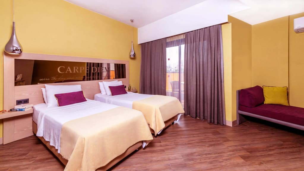 Costa Mare Suites - Мармарис