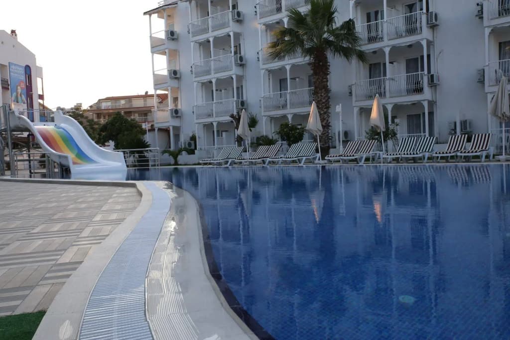Halıcı Hotel - Мармарис