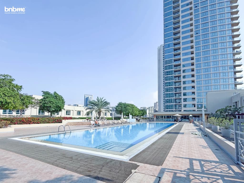 Апартаменты Bnbme, Golf Tower 1, 2 Bdr - Дубай