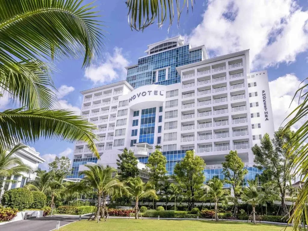 Novotel Phuket City Phokeethra Hotel - Пхукет