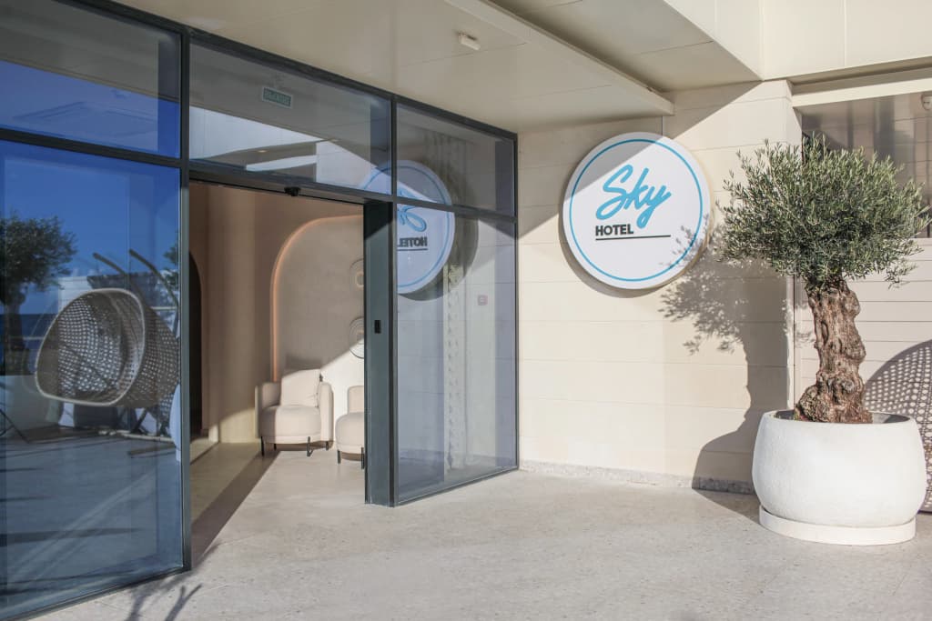 Отель Sky Hotel - Ялта