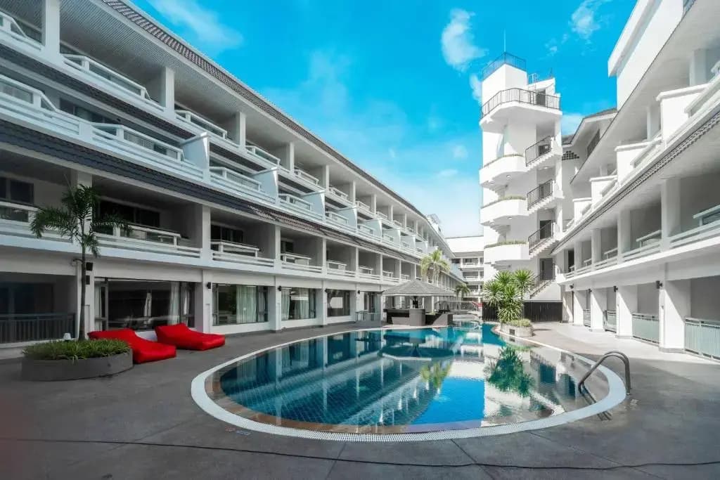 Отель Radisson RED Phuket Patong Beach - Провинция Пхукет