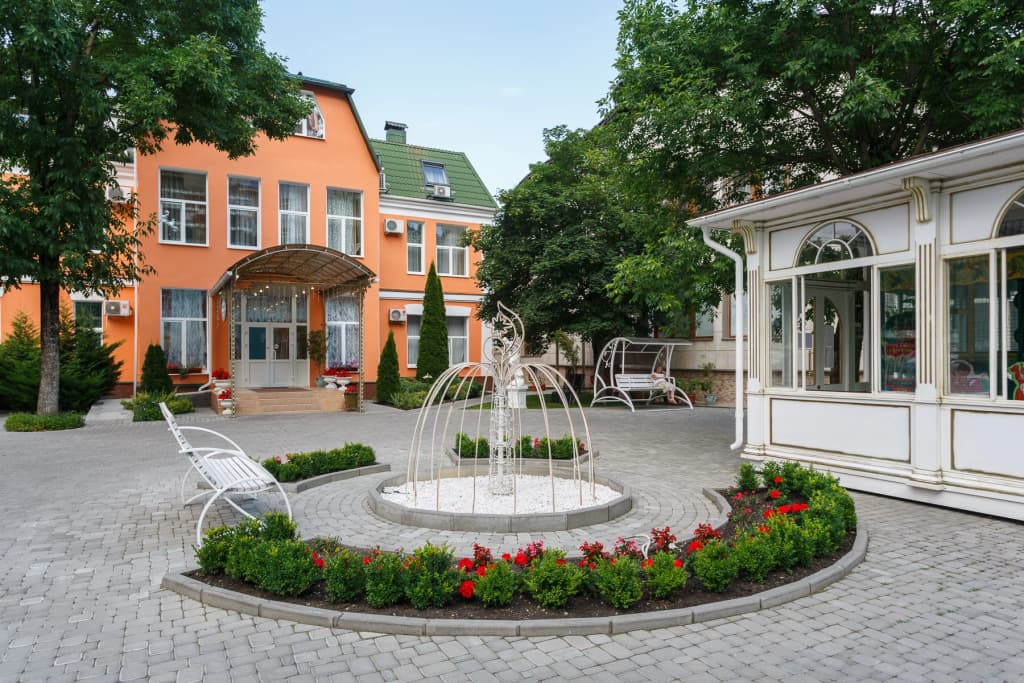 Отель Пансионат KRAS HOTEL - Ессентуки