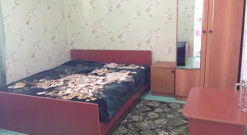 У Алексеевича - Лазаревское