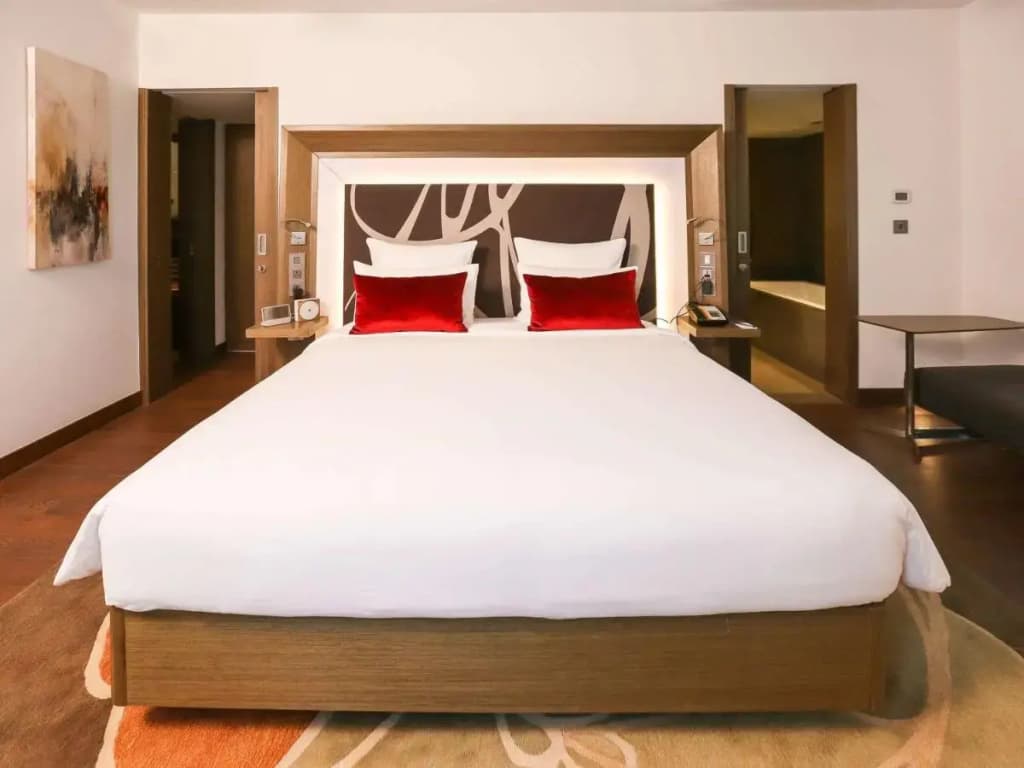 Novotel New Delhi Aerocity Hotel - Нью-Дели