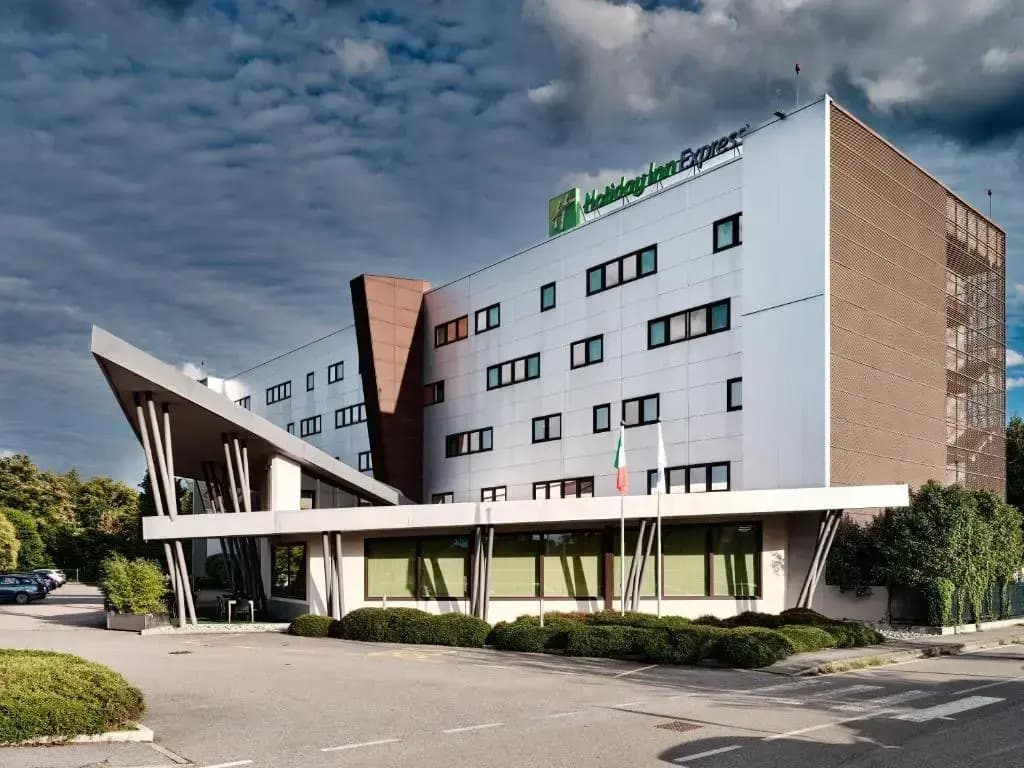 Holiday Inn Express Milan - Malpensa Airport by IHG - Сомма-Ломбардо