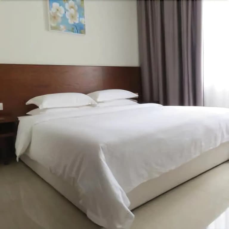 Xianghe Hotel - Санья