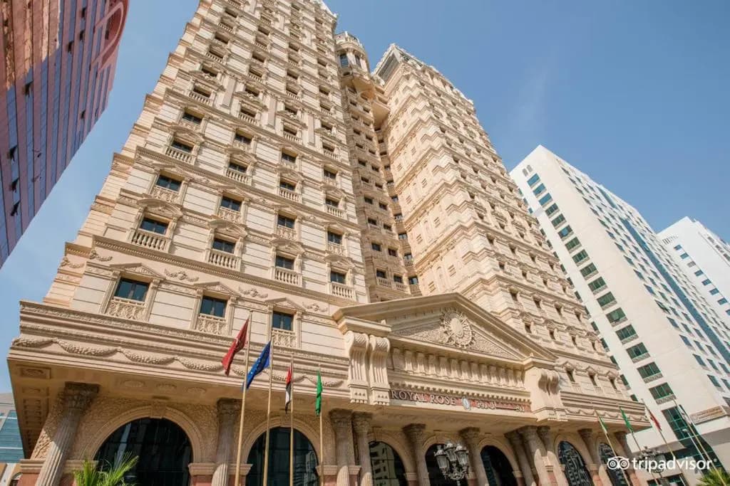 Royal Rose Hotel Abu Dhabi, Curio Collection by Hilton - Абу-Даби