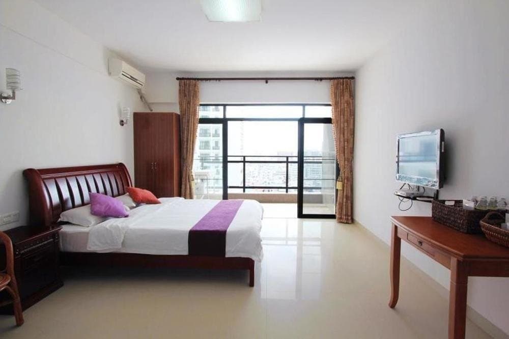 Golden Phoenix Apartment - Санья