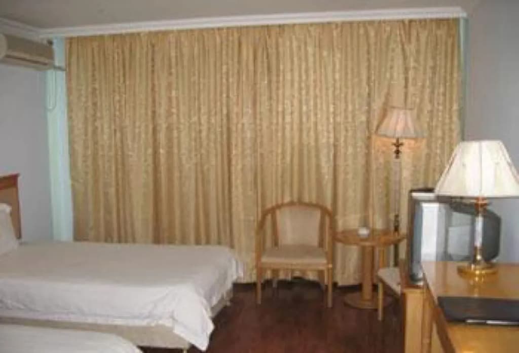 Fuhua Hotel - Sanya - Санья