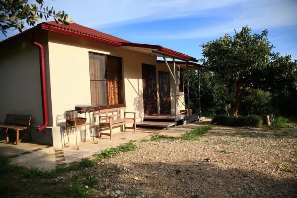 Mandarinovyij Dvorik Guest House - Новый Афон